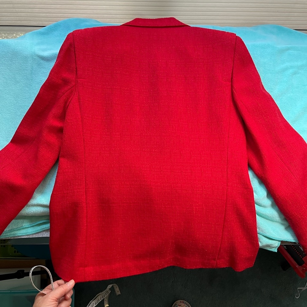 Red Power Suit, Vintage. Very Good/ Like New Condition! - Picture 7 of 17